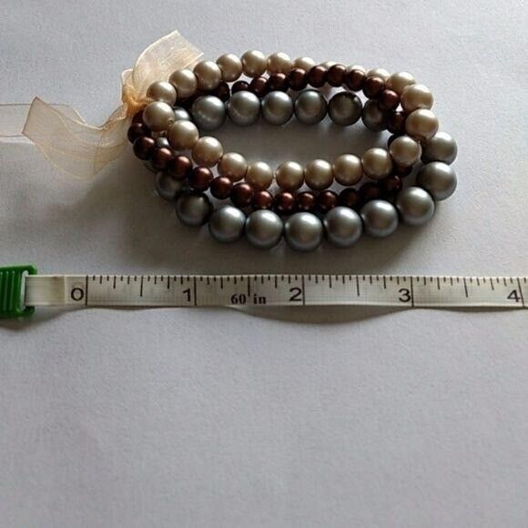 Brown and Cream Pearl Bracelet - Picture 3 of 3